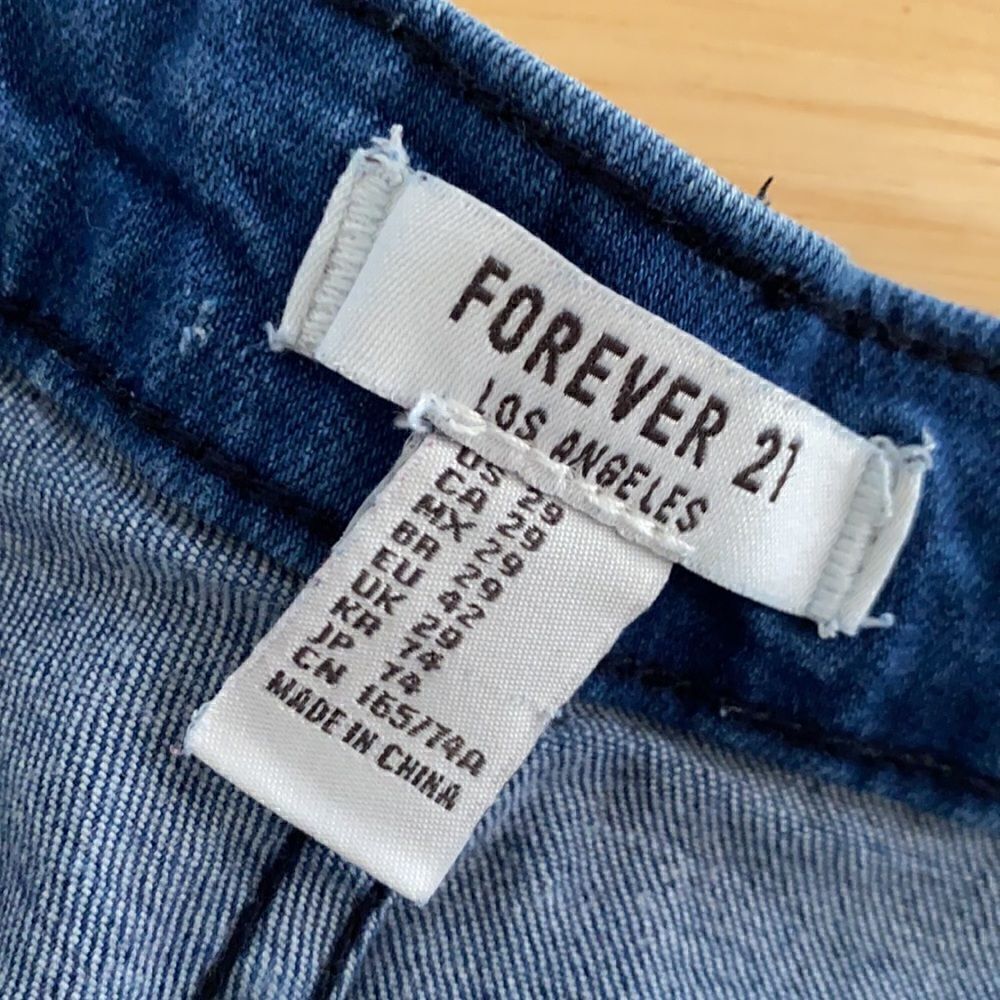 Forever 21 short EUC - Picture 3 of 3